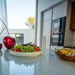 A Modern In With A Gym, Tennis And Basketball Court 빌라 Zmijavci