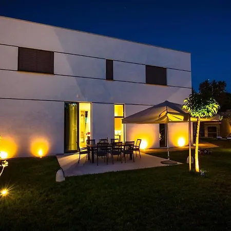 Villa A Modern In With A Gym, Tennis And Basketball Court Zmijavci