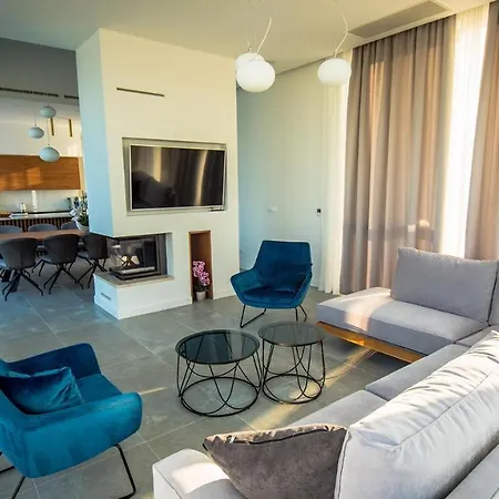 A Modern In With A Gym, Tennis And Basketball Court Vila